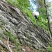 Voilà da ist die letzte Kletterstelle, die beiden orangen Markierungspunkte sind schon ziemlich verblasst. Über mit der Trailrunner, der mir dankenswerterweise den Weg gezeigt hat.