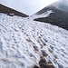 In ca. 2450m Höhe kann ich mit Skier weitergehen.