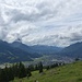 Schöne Wolkenstimmung über Garmisch-Partenkirchen, das immer näherrückt 