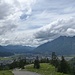 Abstieg von der Sonnenuhr nach Garmisch-Partenkirchen. Der Kramer hat sich doch noch von den Wolken befreit.