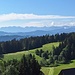 Blick in den Bregenzerwald und das Lechquellengebirge. Angesichts der sich rasch bildenden Quellwolken war es heute kein Fehler zeitig auf dem Berg zu sein.