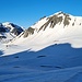 <b>Panoramica sul catino glaciale e sulle due cime del [https://www.hikr.org/tour/post166139.html  Chilchhorn].</b>