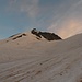 Si sale da qui e si supera il colle a destra sotto la cima sud del Chilchhorn