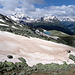 Blick zum Surettasee und Saharastaub im Altschnee