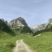 Erster Blick auf die Kreuzberge.