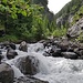 Der Gamchibach in der Nähe vom Bundstäg. Hier verlässt er denn tiefen Einschnitt der Gamchischlucht.