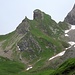 Der Künzelturm mit dem Felsdorn davor sieht aus wie das Maul einer Giftschlange. Oder ein Greifvogelkopf. Je nach Fantasie ;-)