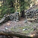 Ruine welche auf dem Weg passiert bzw. recht neben dem Weg liegt