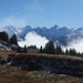 Vis-à-vis recken sich die Hohen Tauern in den Himmel.