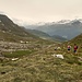 Downhill zur Alp Flix  über die baumlose Landschaft