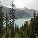 Der Marmorerastausee - aktuell dank der starken Schneeschmelze und grossen Zuflüsse bis an den Rand gefüllt