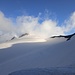 Blick über Fruschnitzkees Richtung wolkenverhangenen Romariswandkopf