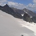 Am Tag nach meiner Besteigung des Großglockners stieg ich bei tiefhängenden Wolken über Bratschen auf das Schwerteck und konnte oben angekommen den Grat zum Kellerskopf sehen. Da er auf meiner Wanderkarte nicht eingetragen war, ging ich am Grat nicht weiter. So fehlt der Kellerskopf in meiner Gipfelliste! 