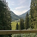 Blick vom Abzweig ins Vereinatal Richtung Monbiel. Bis hierhin ist das Tal relativ flach und auf der asphaltierten Straße bequem zu fahren.