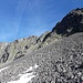 Nahe der Hochalter-Bergstation. Irzwände-Ostgipfel mit Markierungspunkt.