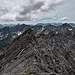 Blick zum Westgipfel und dem Grat zum Roten Stein