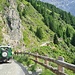 <b>Il transito sulla sterrata gippabile è consentito solo agli automezzi autorizzati, tra i quali quelli del servizio navetta.<br />Nel primo tratto la valle è stretta, con lineamenti aspri e versanti caratterizzati da scoscendimenti e depositi alluvionali. Più avanti la vallata si allarga e si addolcisce.</b>