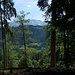 Ich erreiche einen hübschen, sonnigen Platz - mit leider nur spärlichen Aussichten auf den Wetterstein...