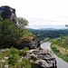 Aussichtspunkt südlich der Hirschgrundwarte mit Wartturm und Elbe