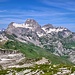 Oberhalb des Firner Loch dann diese grandiose Aussicht.<br />Der gesperrte Wanderweg "Gwalpeten-Firner Loch ist nach Aussage von einem Wanderer wieder offen, aber mit neuer Wegführung. <br />Im Schweizmobil ist dieser Weg noch mit gesperrt beschildert