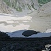 Hinter der Gratkante fällt es zuerst mal ca. 100 m senkrecht in die Tiefe
