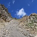 Ganz oben ist es so glatt und steil, dass ich die rechten Felsen bevorzugte, in der Mitte ist dann Geröllsurfen möglich
