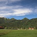 bei der Anfahrt mit Blick zum Gipfel