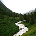 Beverin. Der Fluss entspringt oberhalb eines Bergsees in der nähe des Pit Traunter Ovars uns durchfließt das gleichnamige Val Bever bis nach Spinas.