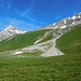 Aufstieg vom Parkplatz in Richtung Fuorcla Gualdauna (2491 m)<br />Blick vom Aufstiegsweg nach Westen