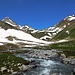 Unterwegs im Val d'Es-cha. Blick nach Westen zum Piz Blaisun