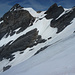 Im Abstieg über den oberen Zackengrat: Blick zurück über dem stellenweise schon blanken Schwarzgletscher zu Altels und den beiden P. 3558