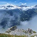 Blick Richtung W, im Vordergrund der Absatz auf dem SW-Grat, der den kurzen Abstecher von der Route lohnt