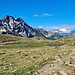 <b>Proseguo ancora per 200 m in territorio svizzero per poter osservare dall’alto la conca che ospita il Lagh da Val Viola (2160 m).</b>