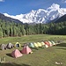 Aussicht von den Fairy Meadows Cottages zur Märchenwiese und zum one and only Nanga Parbat