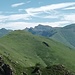 là in fondo il Marguareis, cima più elevata delle Alpi Liguri