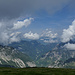 Blick durch eine Wolkenlücke in Richtung Wolfgangsee