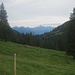 Gegen Abend werden einige bekannte Berge im Osten frei