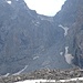 Ich wollte das westliche Couloir zum Piz Gügliet durchsteigen und hatte Steigeisen und Pickel dabei. Aber vor Ort musste ich feststellen, dass fast kein Schnee mehr im Couloir liegt.