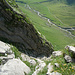 Tiefblick durch das rechte Couloir hinunter zum Oltschibach und nach Bielen