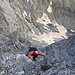 Angenehme Kraxelei in den Couloirs vor dem Schneefeld unter den roten Türmen