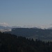 Fernblick zu Rigi, Glärnisch und Bös Fulen vom Reservoir Stoss (977 m).