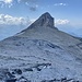 Blick zum Nordgrat des Felsberger. Geht erstaunlich gut, alternativ rechts umgehen. Links kann auch umgangen werden, macht aber höchstens bei Schnee in der Nordflanke sinn, da viel weiter abgestiegen werden muss