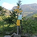 Das Schild warnt vor Eisschlag vom Charbonnel-Gletscher auf den Wanderweg zum Refuge d'Avérole