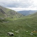 Rückschau übers Tal hinweg imAnstieg zur Passhöhe Bwlch Cwm Llan