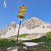 <b>Nei pressi del laghetto imbocco di nuovo il sentiero, che in dodici minuti mi conduce al Pass da Schmorras (2564 m). </b>