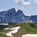 <b>Impressiona il Piz Forbesch (3262 m); sembra proprio la punta di un paio di forbici.</b>