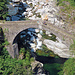 Blick zur Ponte Romano hinunter, wo bereits meine Kinder angekommen sind.  