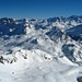 Tiefblick in's Val Turba, hinten rechts am Horrizont Piz Bernina 4049m und Piz Rosegg 3973m