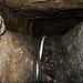 Unterer St. Michaelis Stolln, geringe Einblicksmöglichkeit, Decke im Eingangsbereich aus Steinplatten