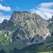 Der Gamsberg, höchste Spitze der Alvierkette. Noch liegt viel Lawinenschnee im unteren Teil des Zürcher Couloirs bzw. im Einstieg zur legendären Goldlochroute